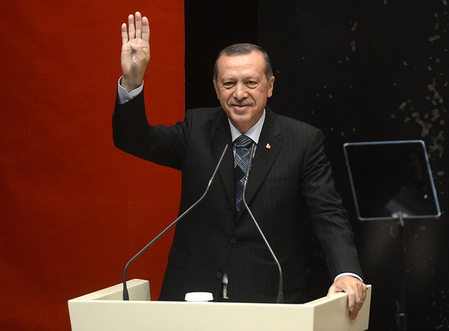 Erdoğan: Batı dünyası aile kurumunu yıktığı için temellerinden sarsılıyor