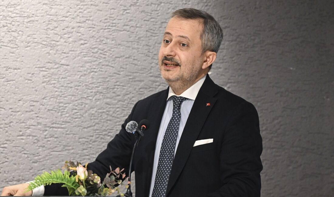 İstanbul Aile Vakfı’ndan Ailelere Güvenli Rehber: “Dijital Anne Baba Eğitim Programı” Başlıyor!